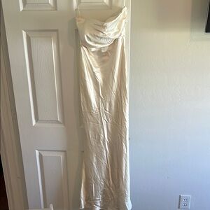 Elegant Cream Strapless Dress